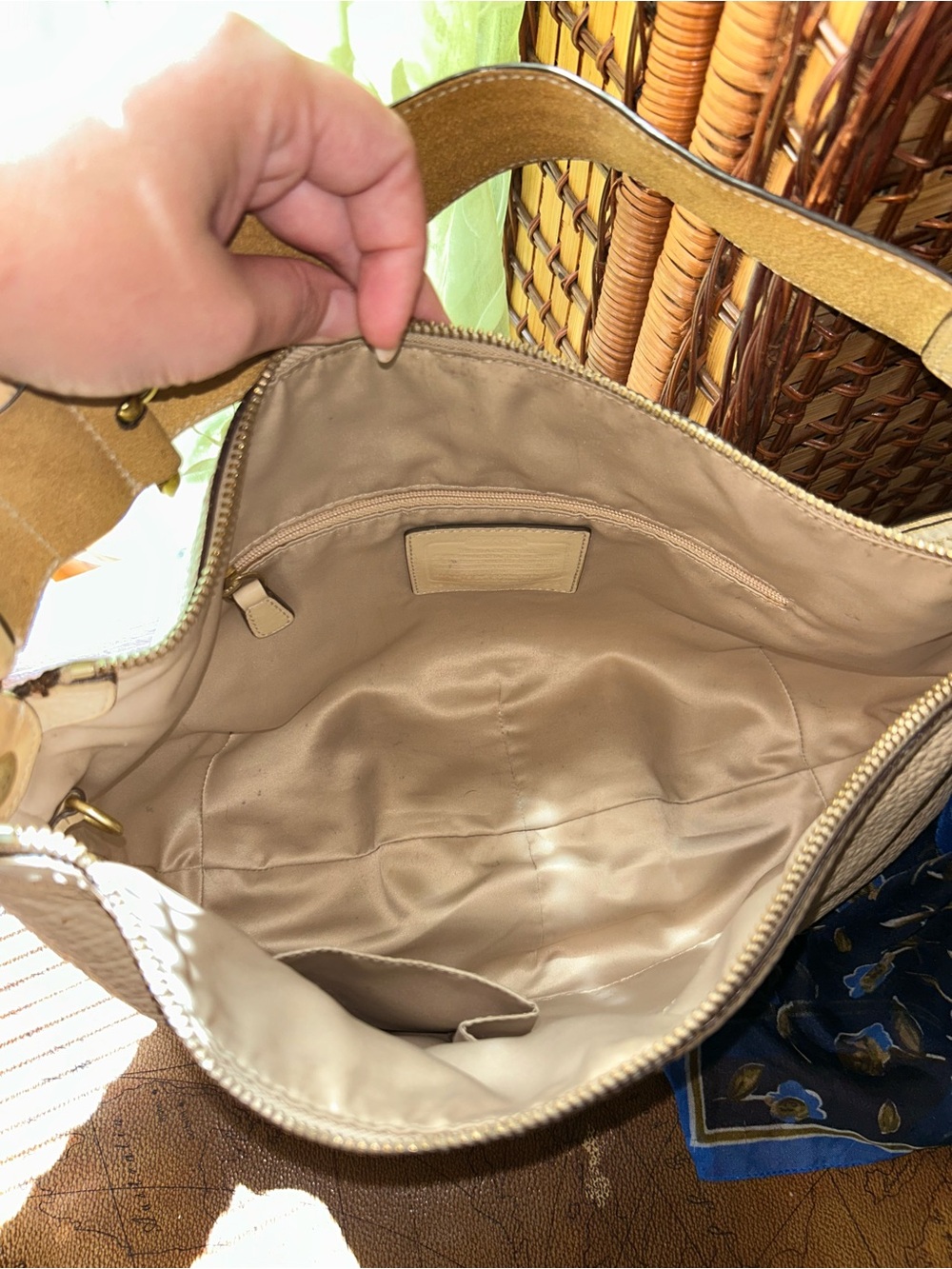 Neutral Beige Coach Soho Soft Milled Pebbled Leather Hobo Bag M0782-11838 - Picture 12 of 16